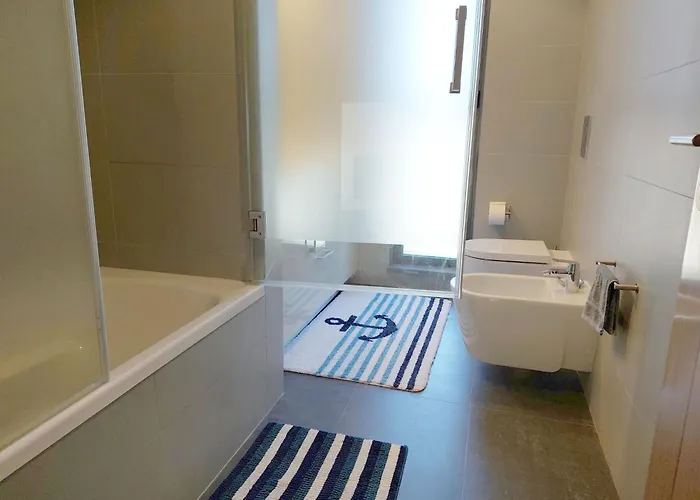 Rum i privatbostad Quartos Com Casa De Banho Privada Perto Da Malveira *