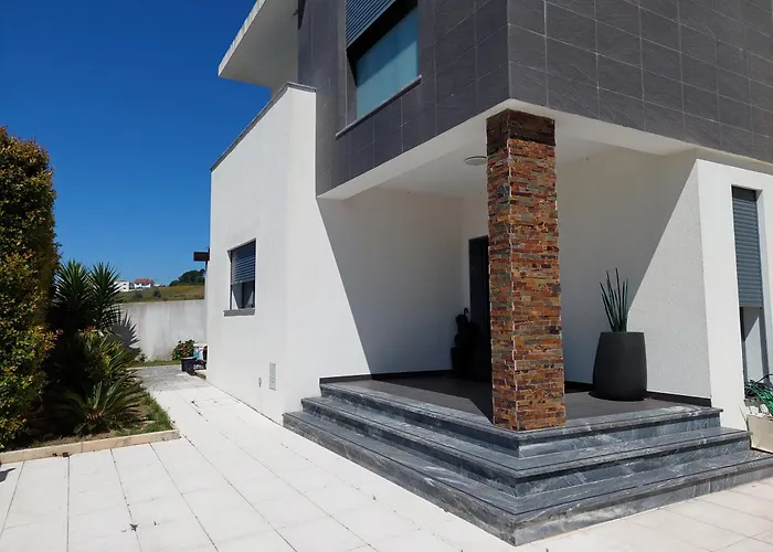 Rum i privatbostad Quartos Com Casa De Banho Privada Perto Da Malveira *