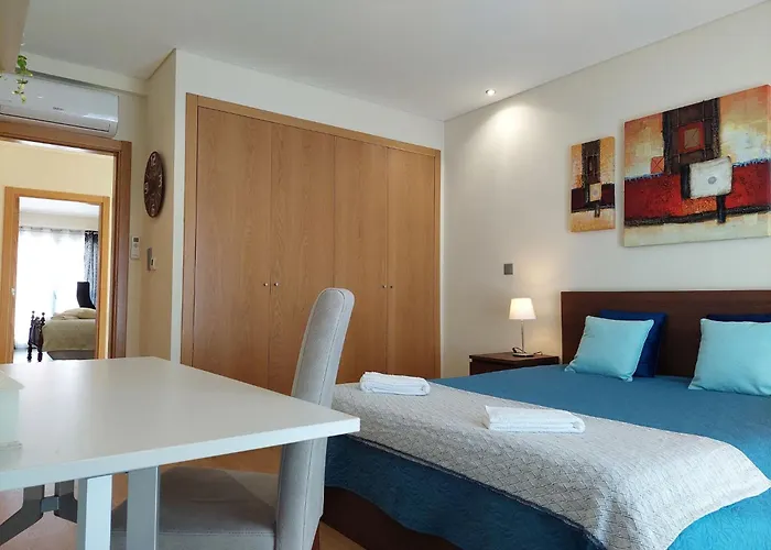 Rum i privatbostad Quartos Com Casa De Banho Privada Perto Da Malveira Asseiceira Grande